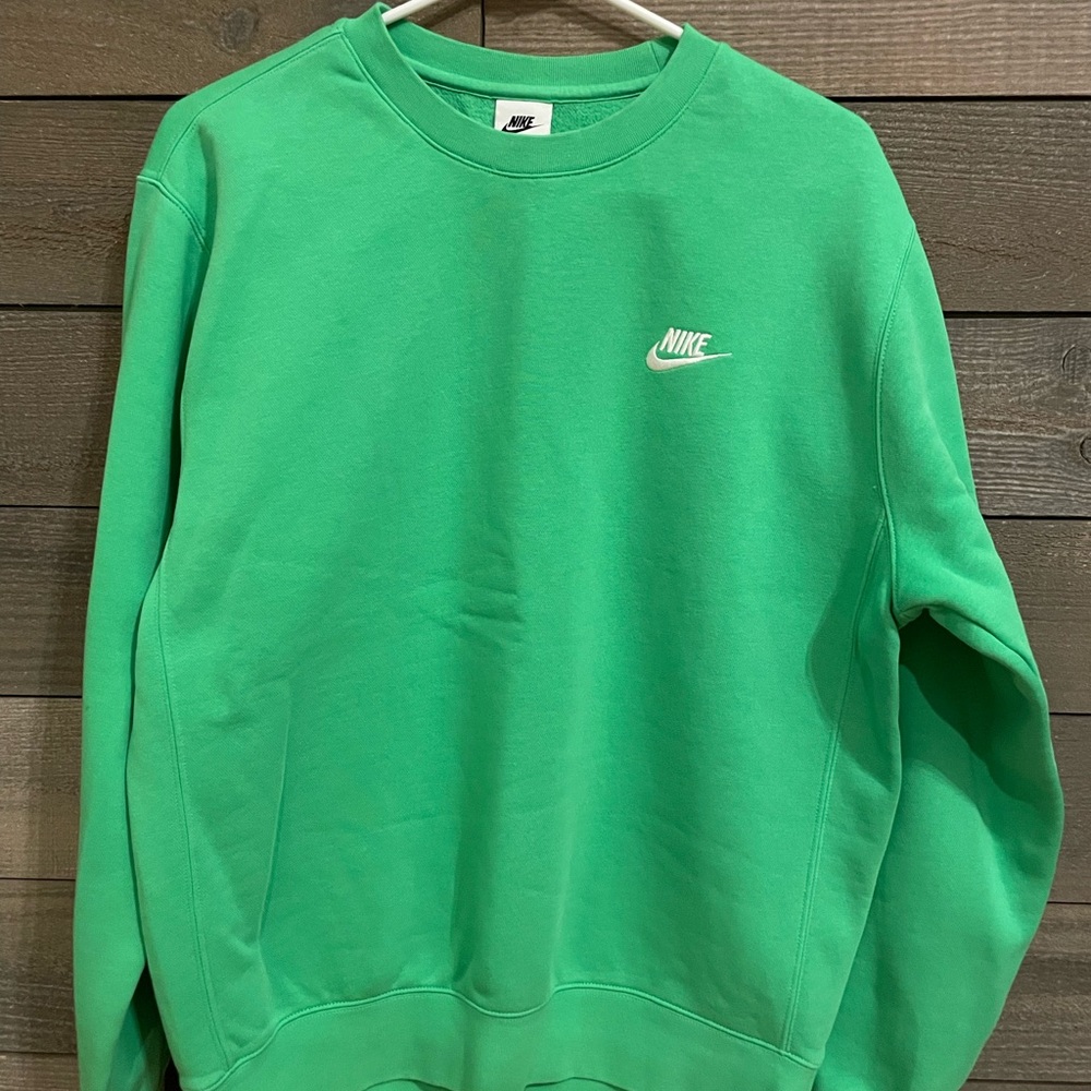 Nike Green Crewneck Sweater for Casual Wear